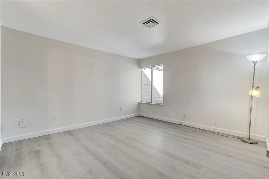 6782 Bonillo, Las Vegas, NV 89103