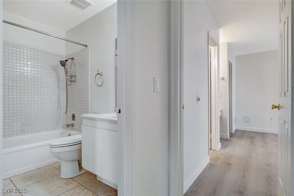 6782 Bonillo, Las Vegas, NV 89103