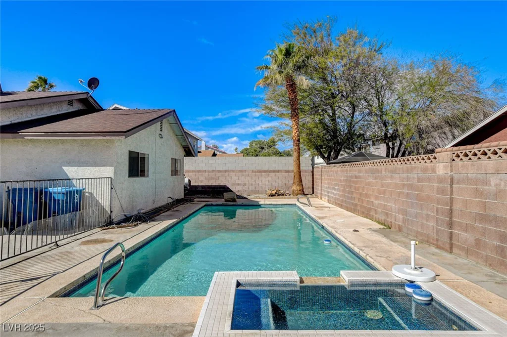 6782 Bonillo, Las Vegas, NV 89103