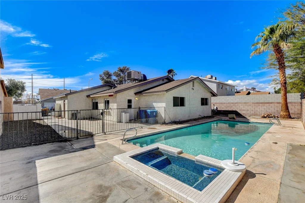 6782 Bonillo, Las Vegas, NV 89103