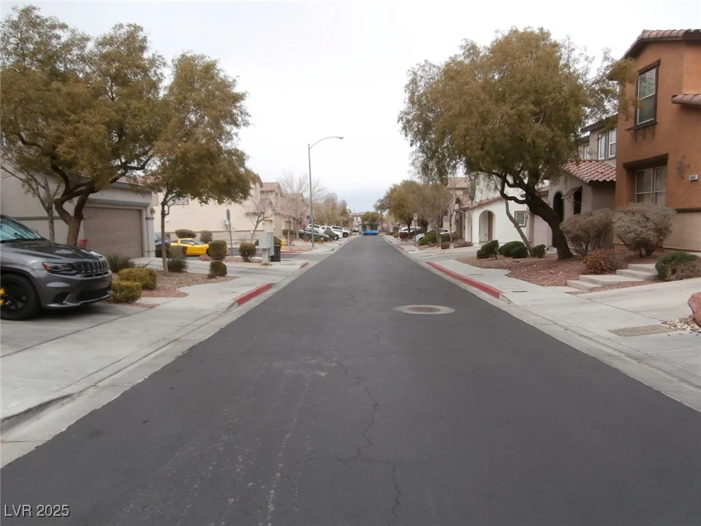 668 Moonlight Stroll, Henderson, NV 89002