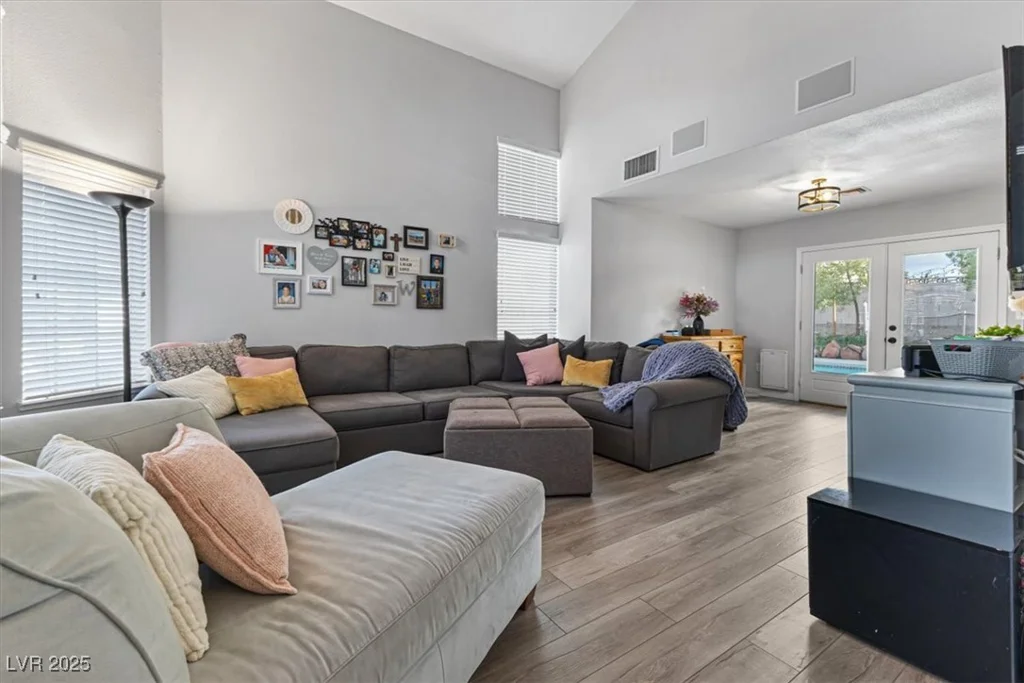 8433 Honeywood, Las Vegas, NV 89128