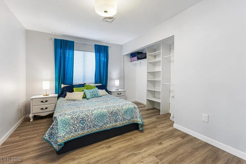 8433 Honeywood, Las Vegas, NV 89128