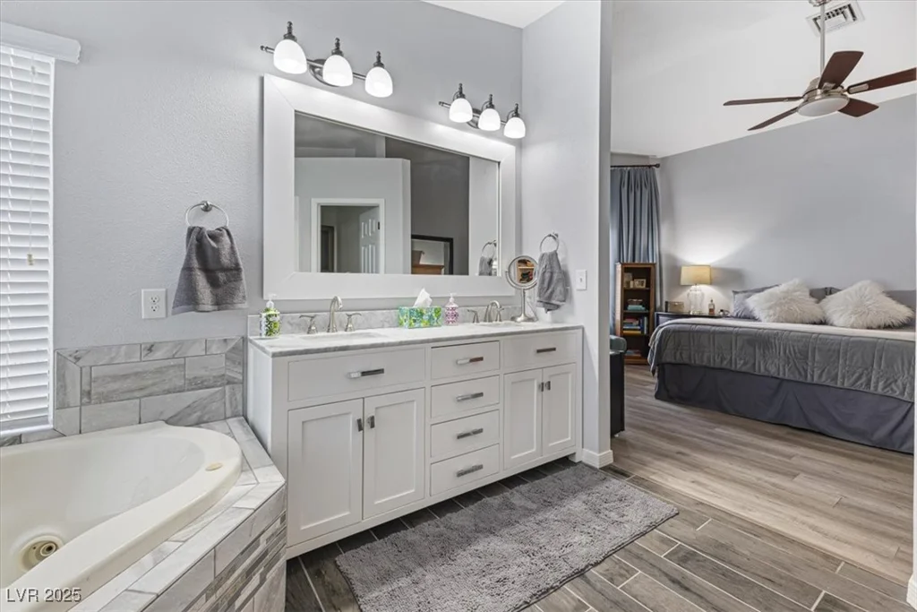 8433 Honeywood, Las Vegas, NV 89128