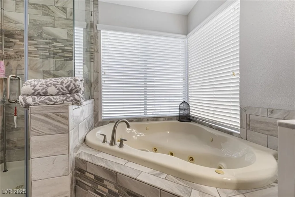 8433 Honeywood, Las Vegas, NV 89128