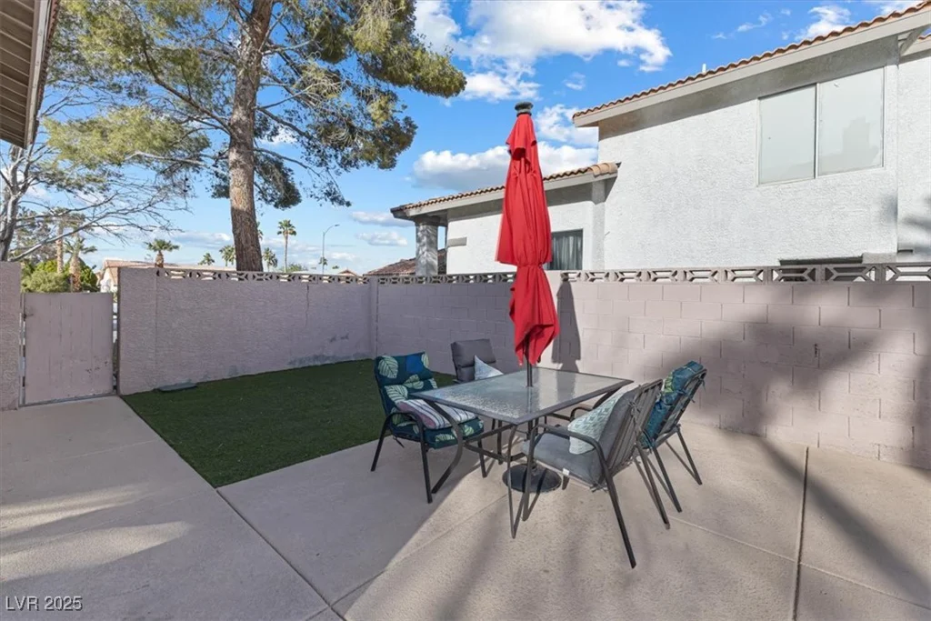 8433 Honeywood, Las Vegas, NV 89128