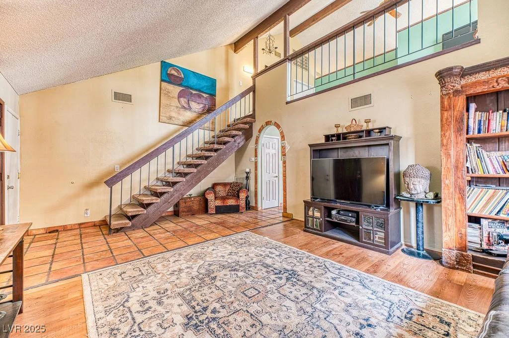 4730 Mountain Valley, Las Vegas, NV 89121
