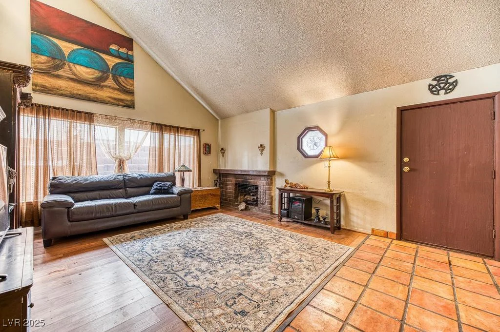 4730 Mountain Valley, Las Vegas, NV 89121