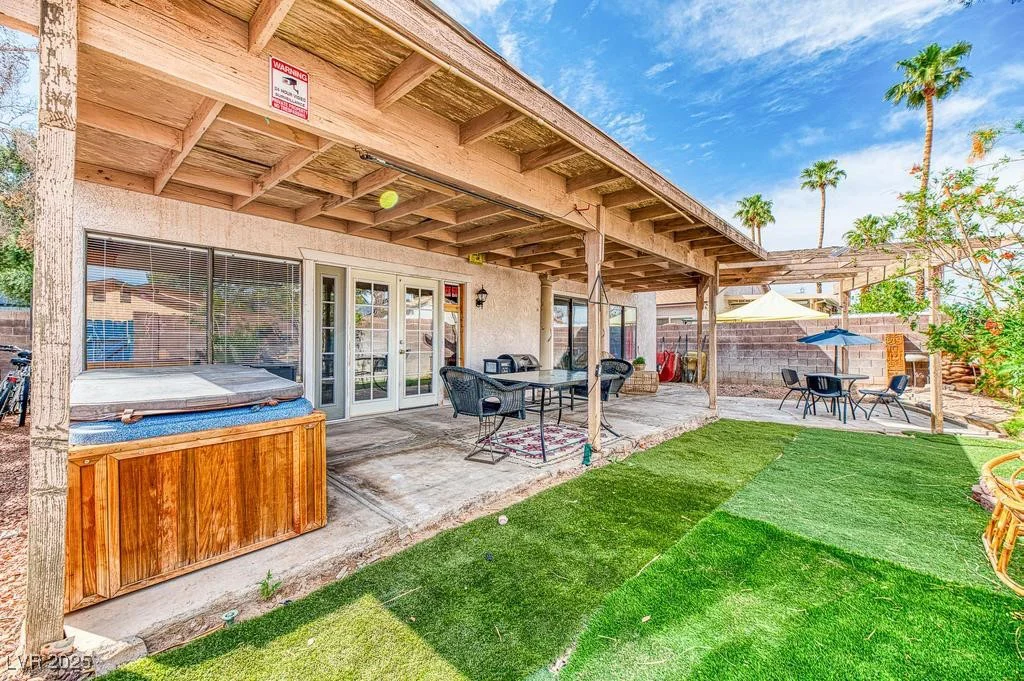 4730 Mountain Valley, Las Vegas, NV 89121