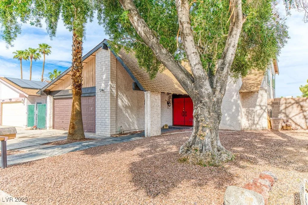 4730 Mountain Valley, Las Vegas, NV 89121