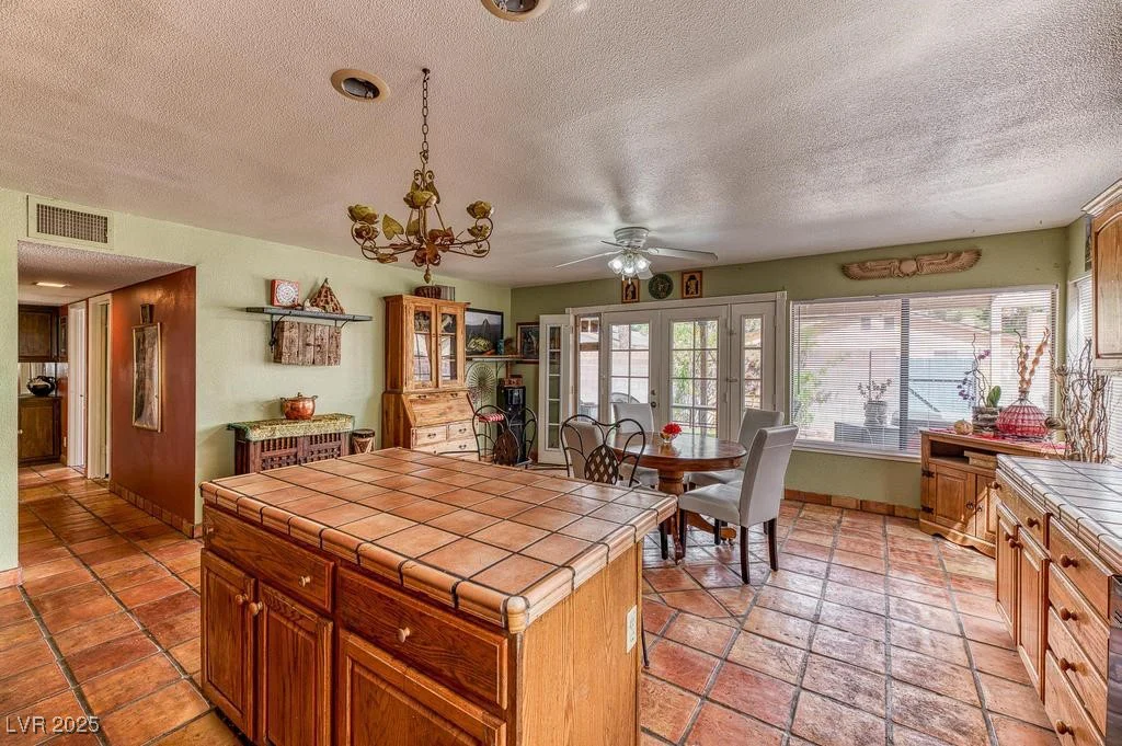 4730 Mountain Valley, Las Vegas, NV 89121