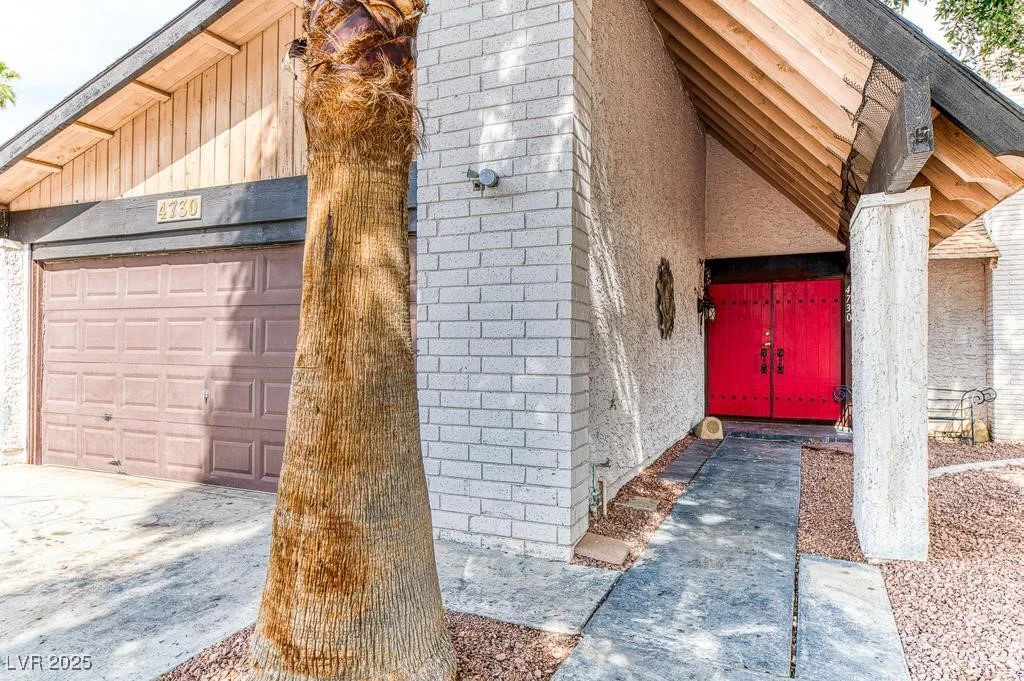 4730 Mountain Valley, Las Vegas, NV 89121