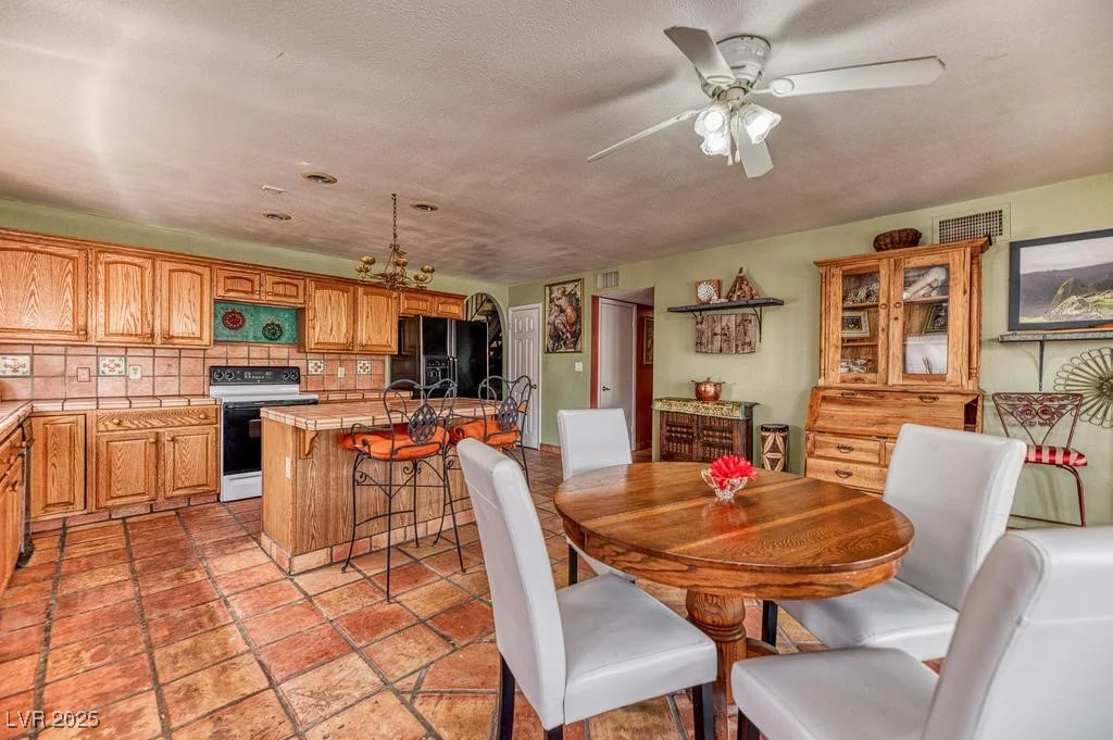 4730 Mountain Valley, Las Vegas, NV 89121