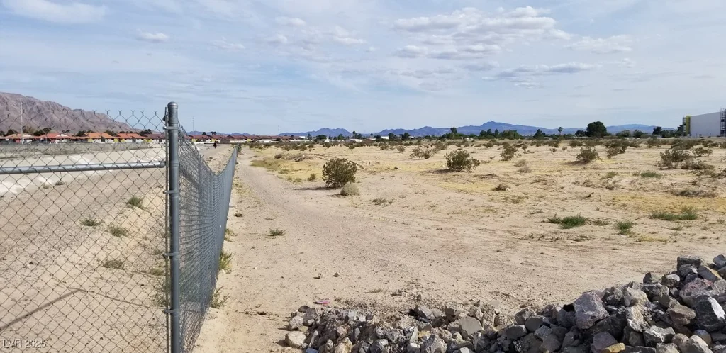NORTH LAS VEGAS BLVD., Las Vegas, NV 89115