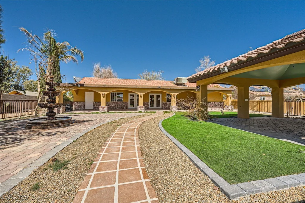 6151 Whispering Sands, Las Vegas, NV 89131