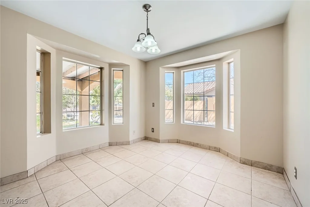 6151 Whispering Sands, Las Vegas, NV 89131