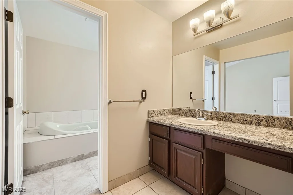 6151 Whispering Sands, Las Vegas, NV 89131