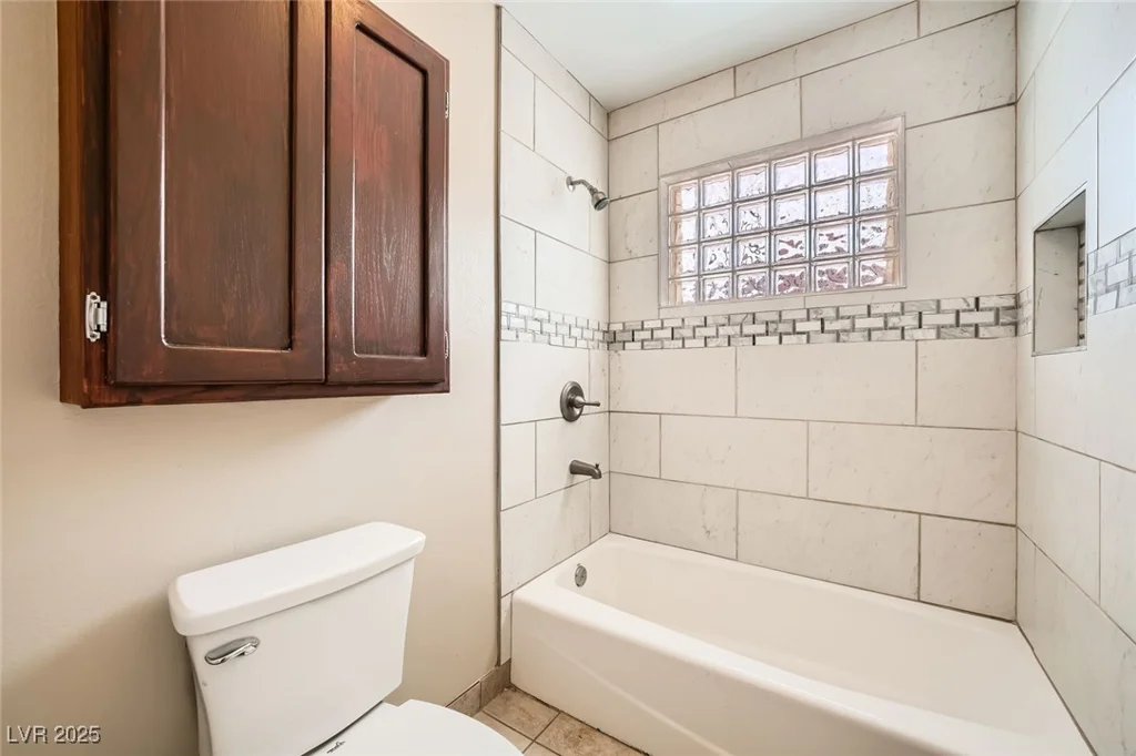 6151 Whispering Sands, Las Vegas, NV 89131