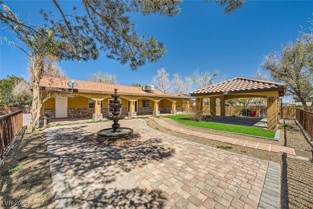 6151 Whispering Sands, Las Vegas, NV 89131