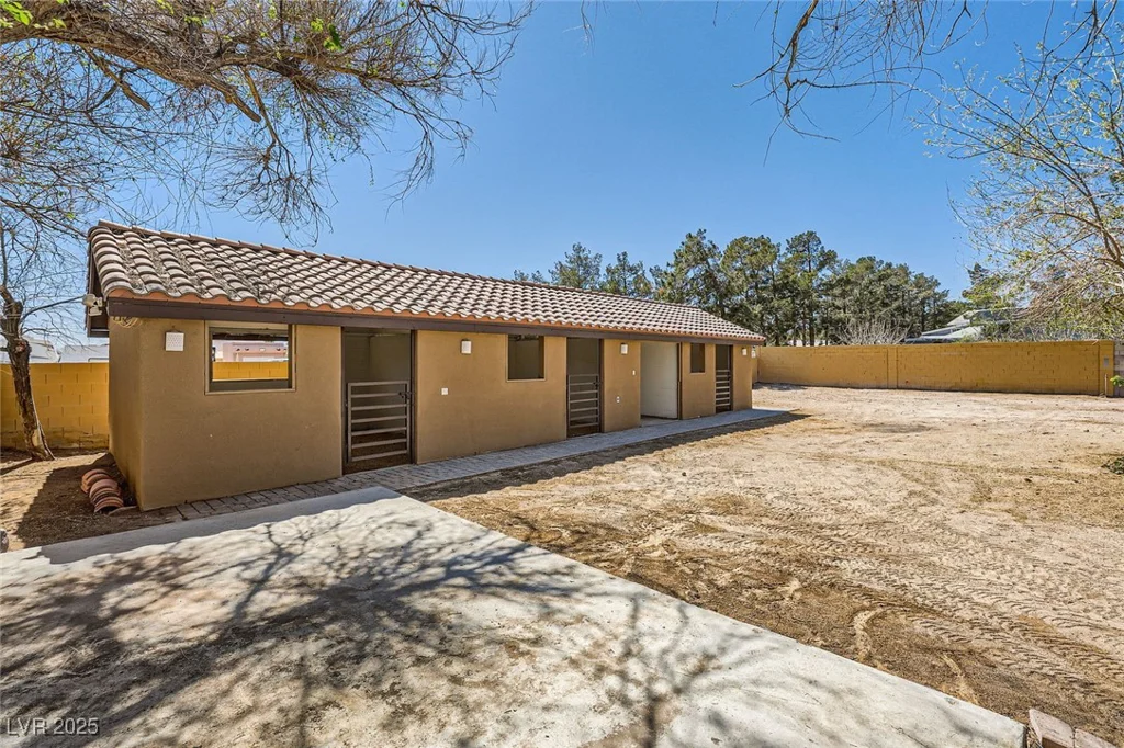 6151 Whispering Sands, Las Vegas, NV 89131