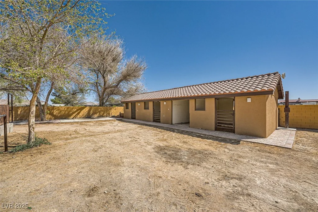 6151 Whispering Sands, Las Vegas, NV 89131