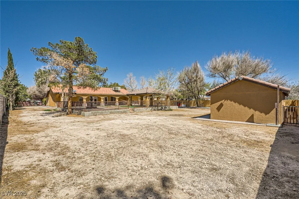 6151 Whispering Sands, Las Vegas, NV 89131