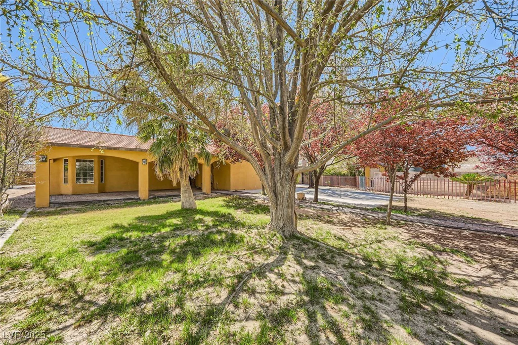 6151 Whispering Sands, Las Vegas, NV 89131