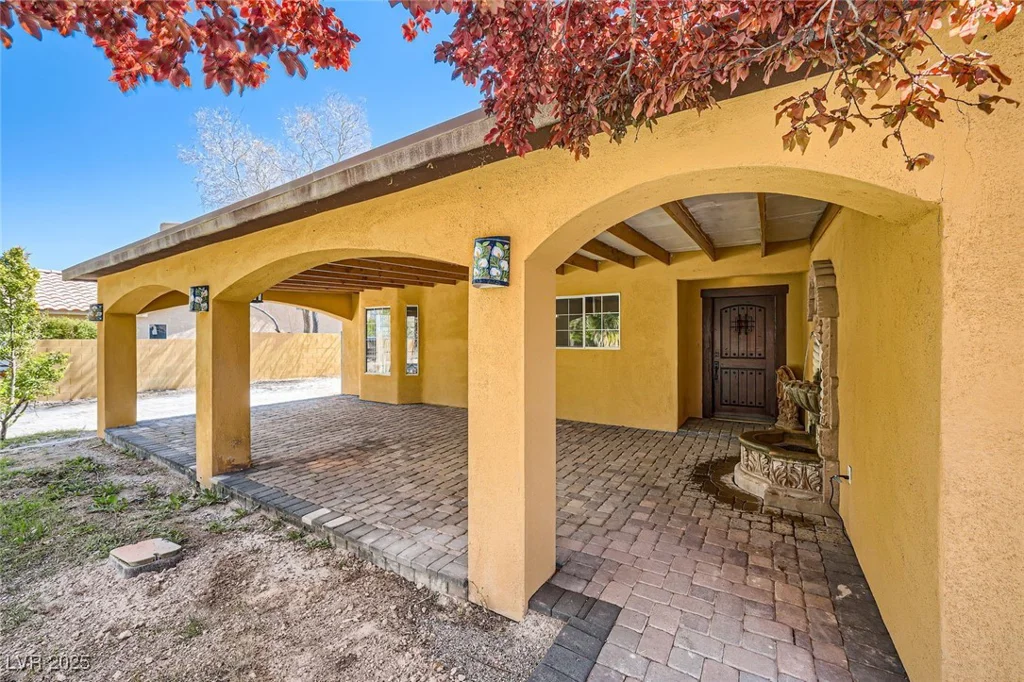 6151 Whispering Sands, Las Vegas, NV 89131