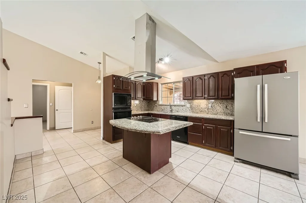 6151 Whispering Sands, Las Vegas, NV 89131
