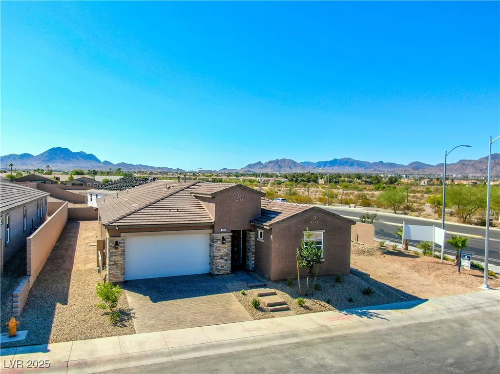 1005 Warsaw, Henderson, NV 89015