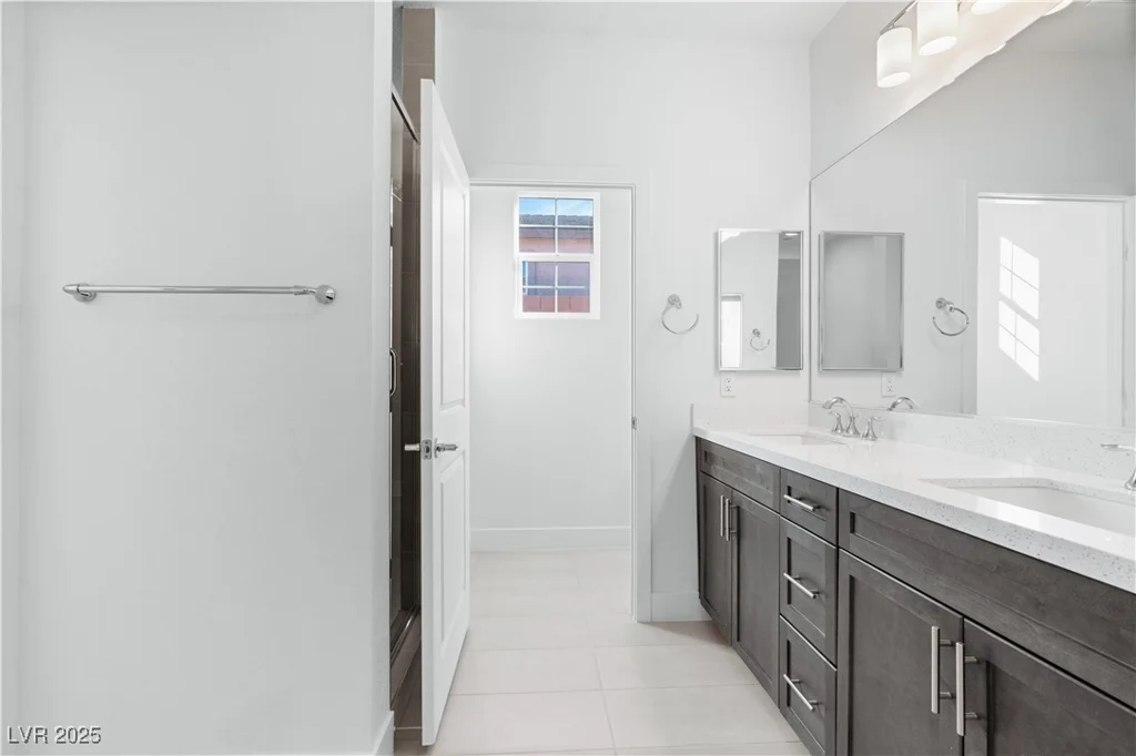 1005 Warsaw, Henderson, NV 89015