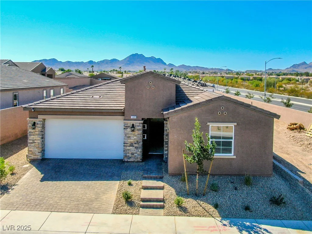 1005 Warsaw, Henderson, NV 89015