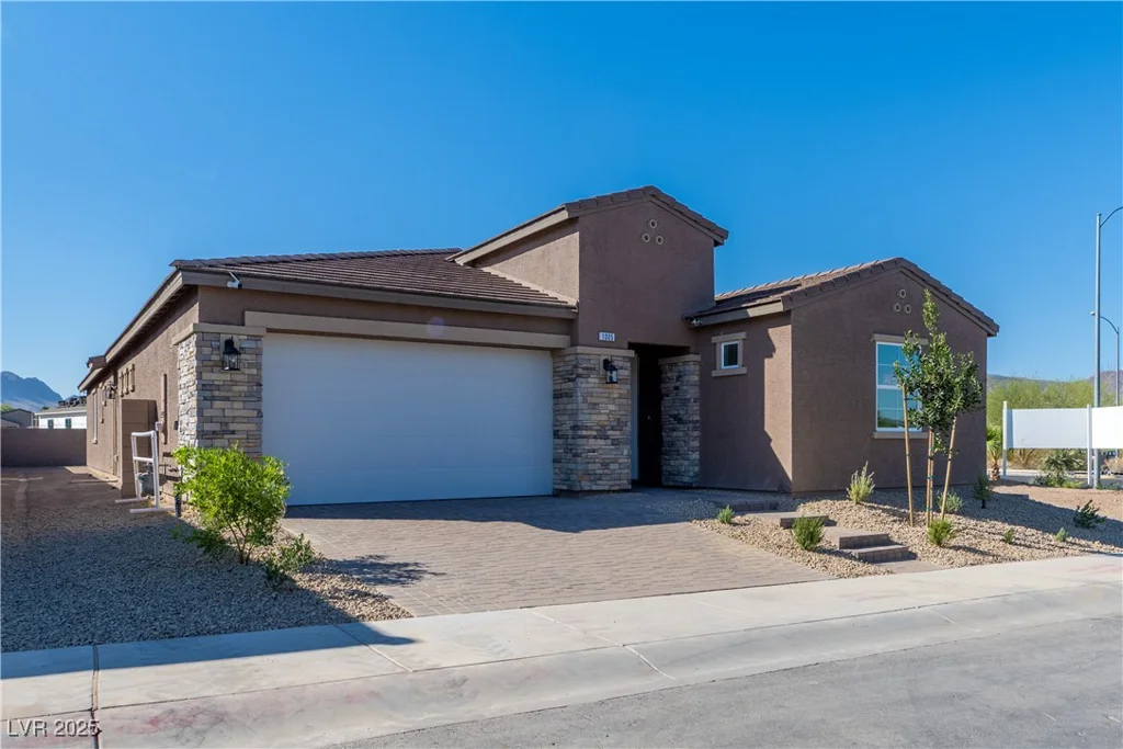 1005 Warsaw, Henderson, NV 89015