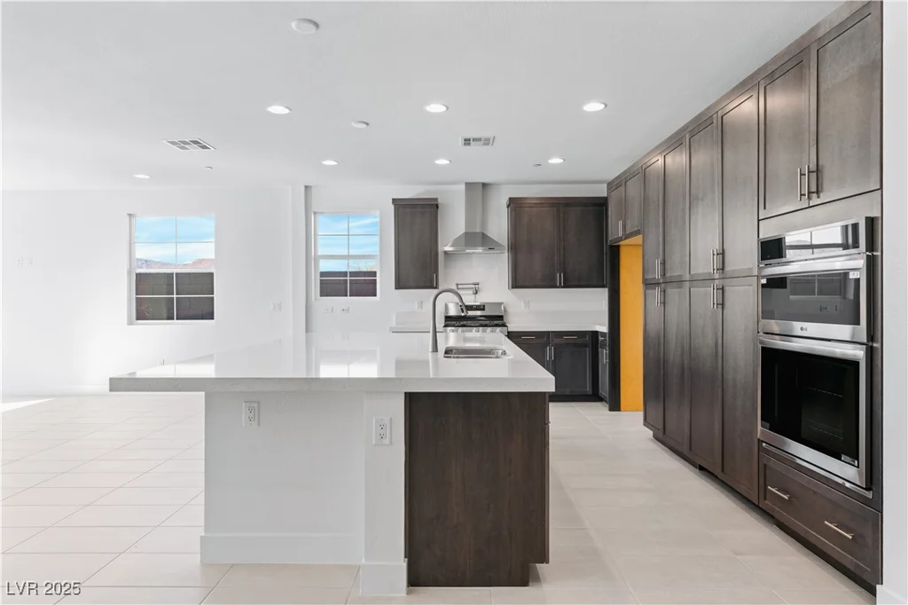 1005 Warsaw, Henderson, NV 89015