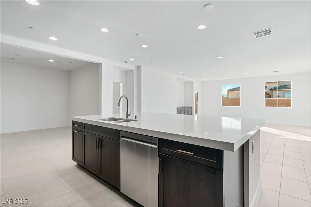 1005 Warsaw, Henderson, NV 89015