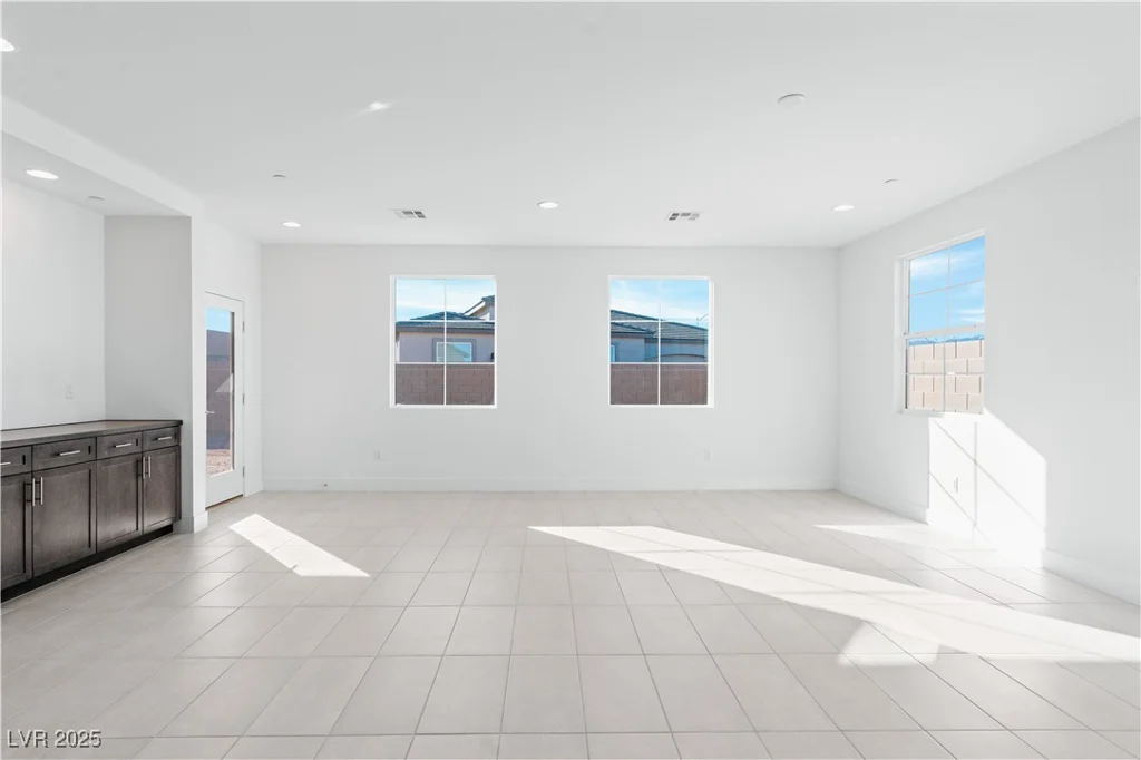 1005 Warsaw, Henderson, NV 89015
