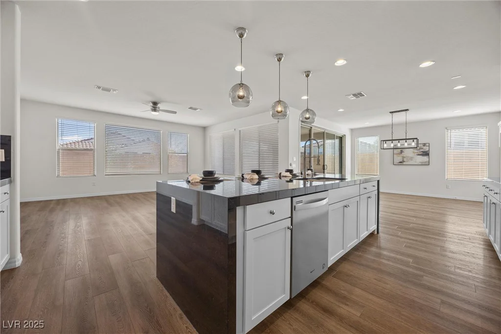 8106 Skye Glen, Las Vegas, NV 89166
