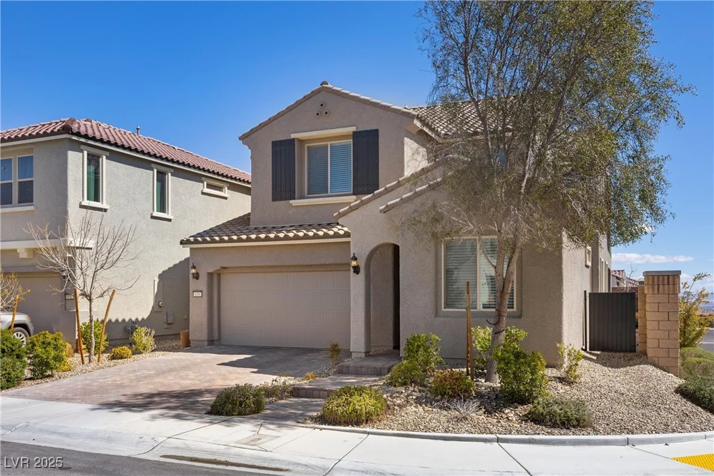 8106 Skye Glen, Las Vegas, NV 89166