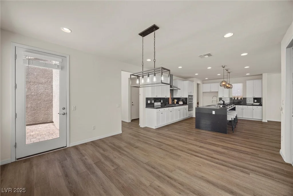 8106 Skye Glen, Las Vegas, NV 89166