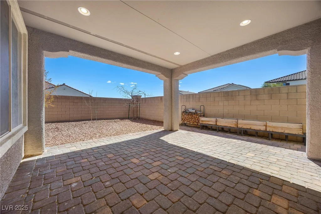 8106 Skye Glen, Las Vegas, NV 89166