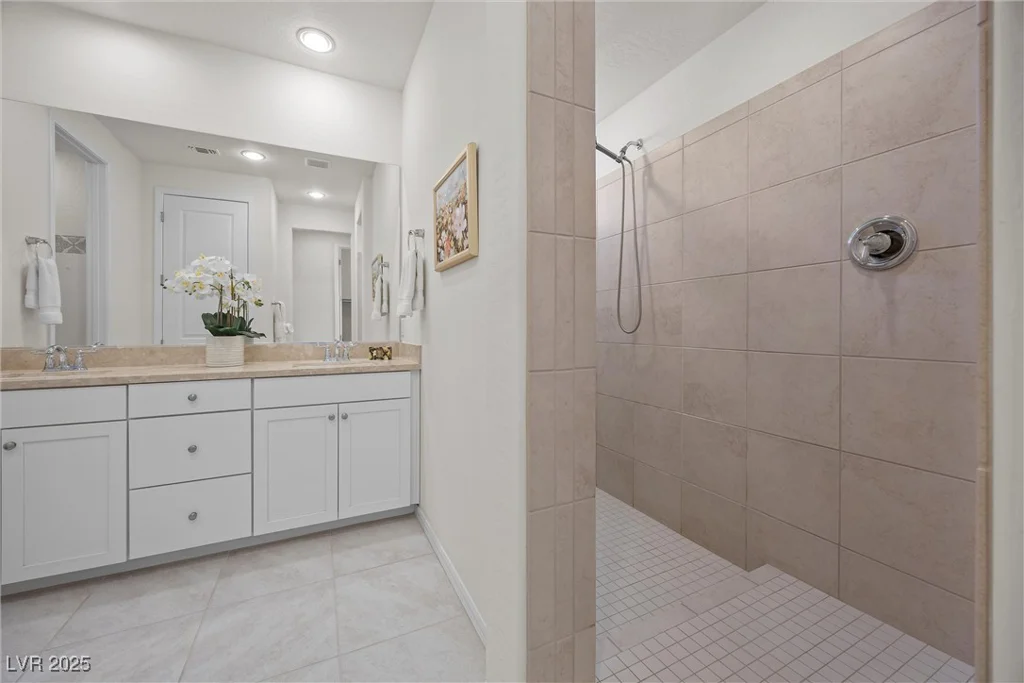 8106 Skye Glen, Las Vegas, NV 89166