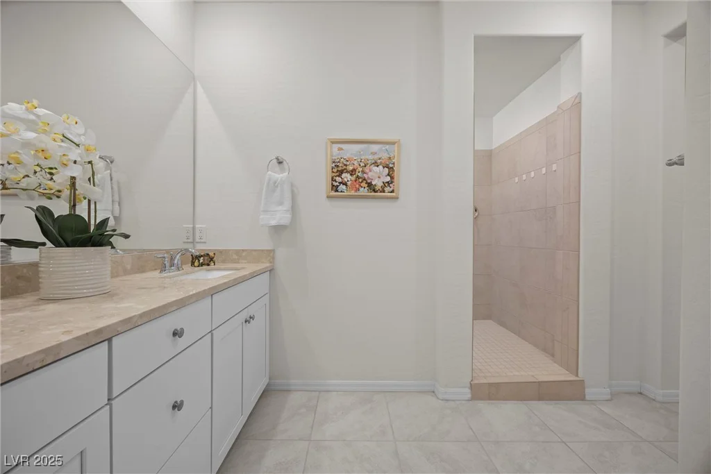 8106 Skye Glen, Las Vegas, NV 89166