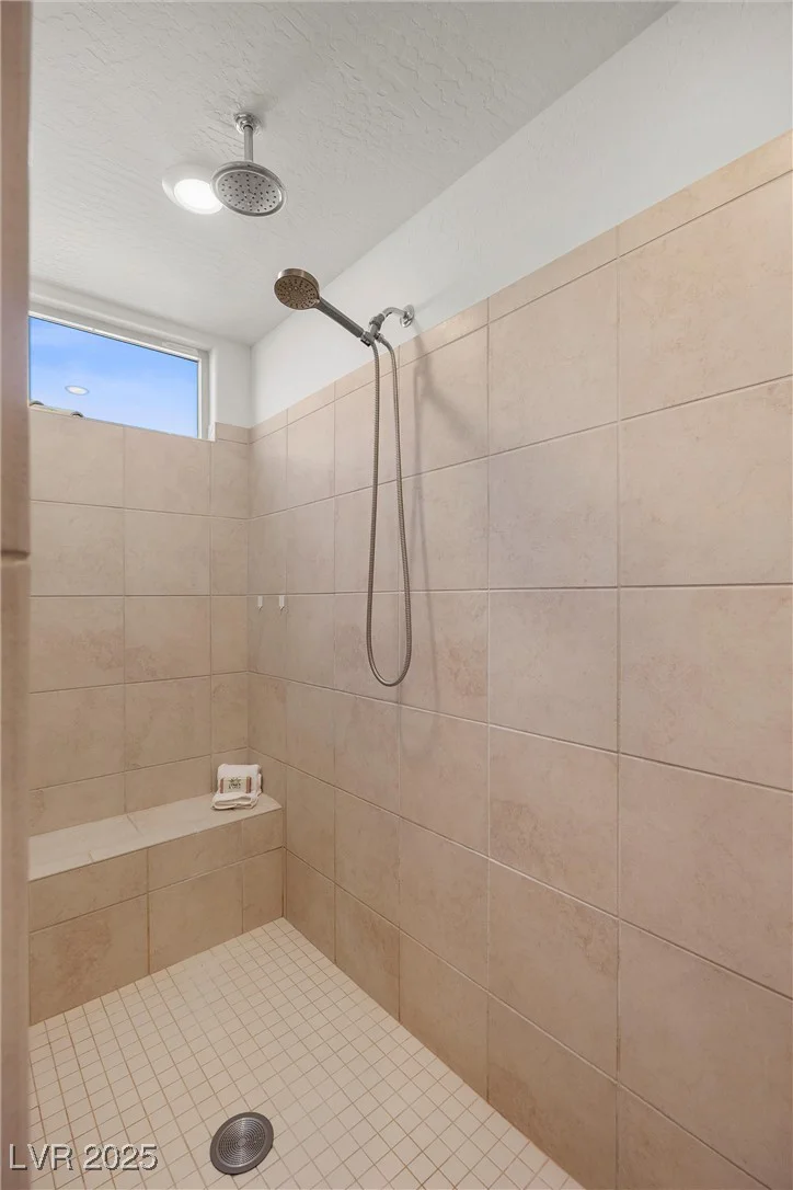 8106 Skye Glen, Las Vegas, NV 89166