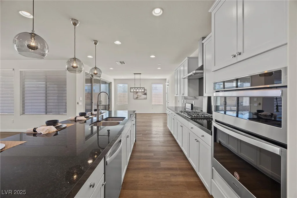 8106 Skye Glen, Las Vegas, NV 89166