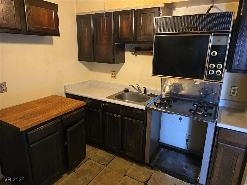 3967 Visby, Las Vegas, NV 89119
