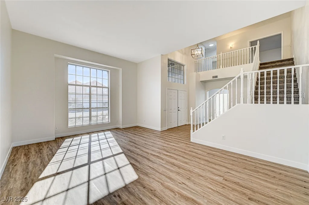 7900 Holly Knoll, Las Vegas, NV 89129