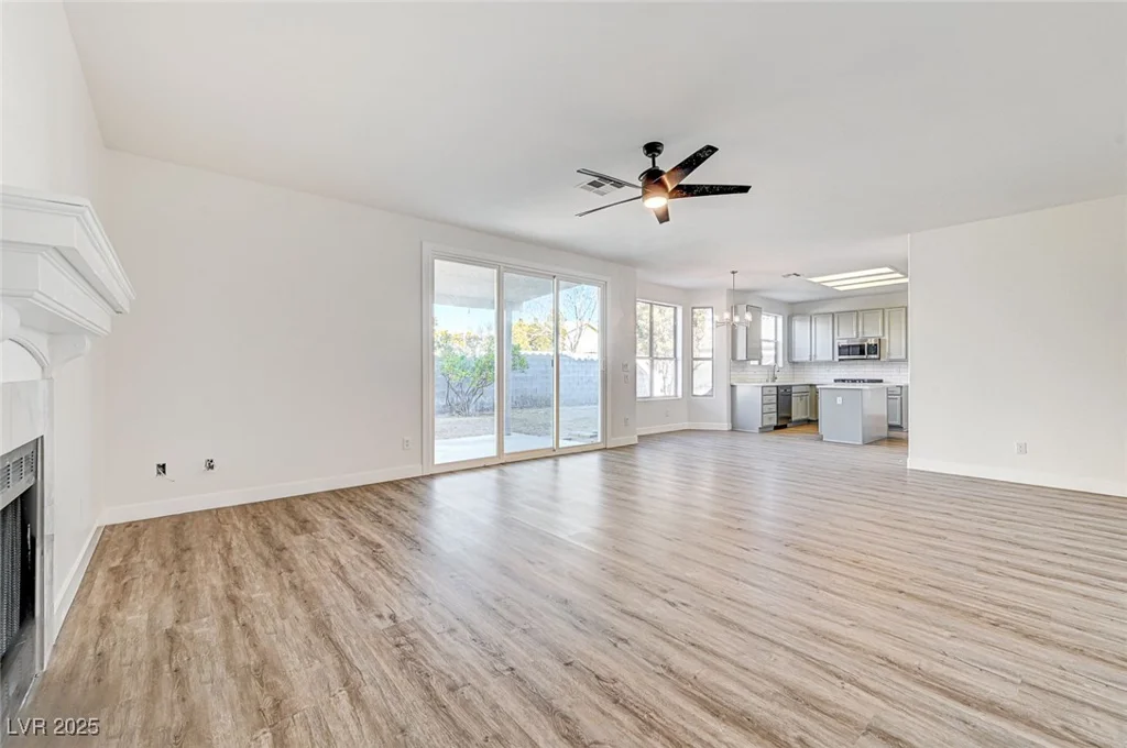 7900 Holly Knoll, Las Vegas, NV 89129