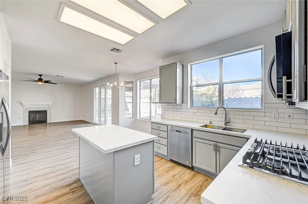 7900 Holly Knoll, Las Vegas, NV 89129