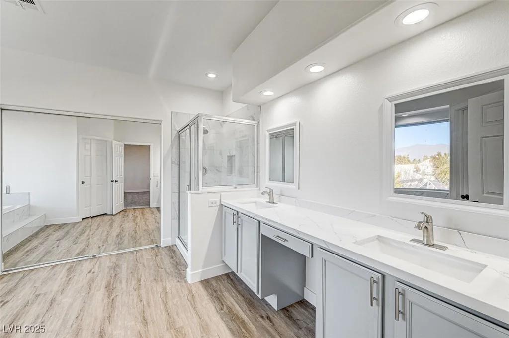 7900 Holly Knoll, Las Vegas, NV 89129