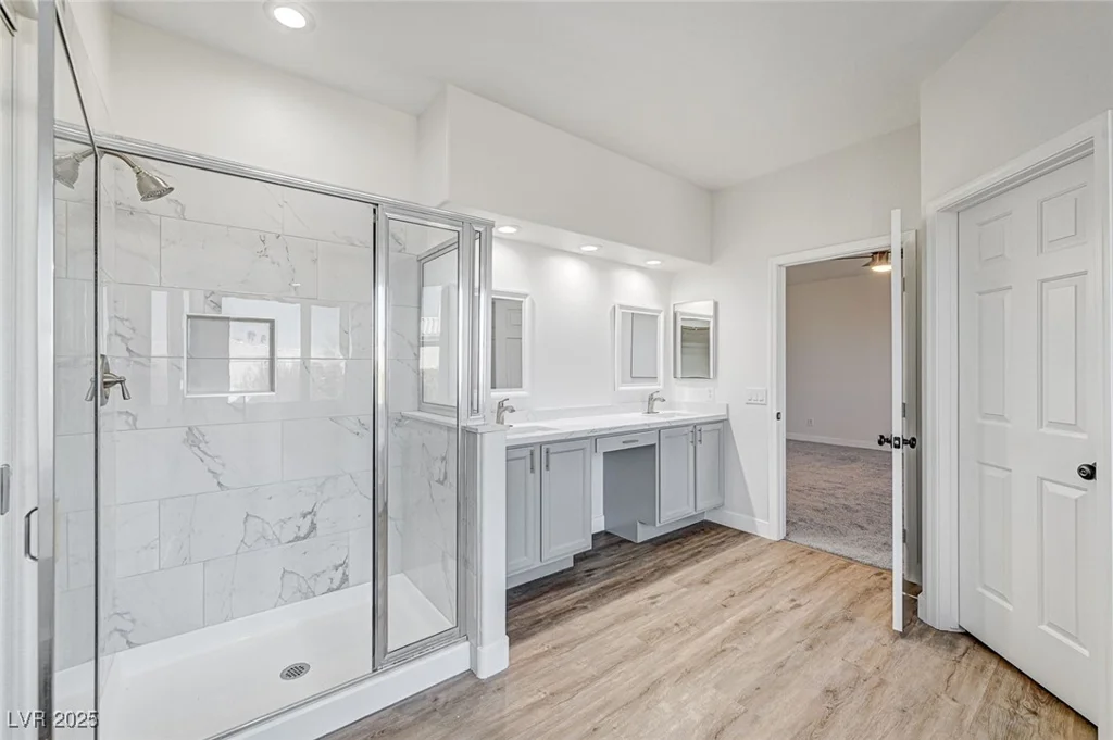 7900 Holly Knoll, Las Vegas, NV 89129